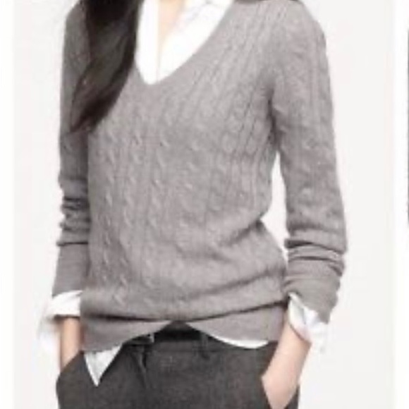Loft Light Gray Cable Knit Sweater, Soft, Stretch, Sexy V- Neck size L - Picture 12 of 12